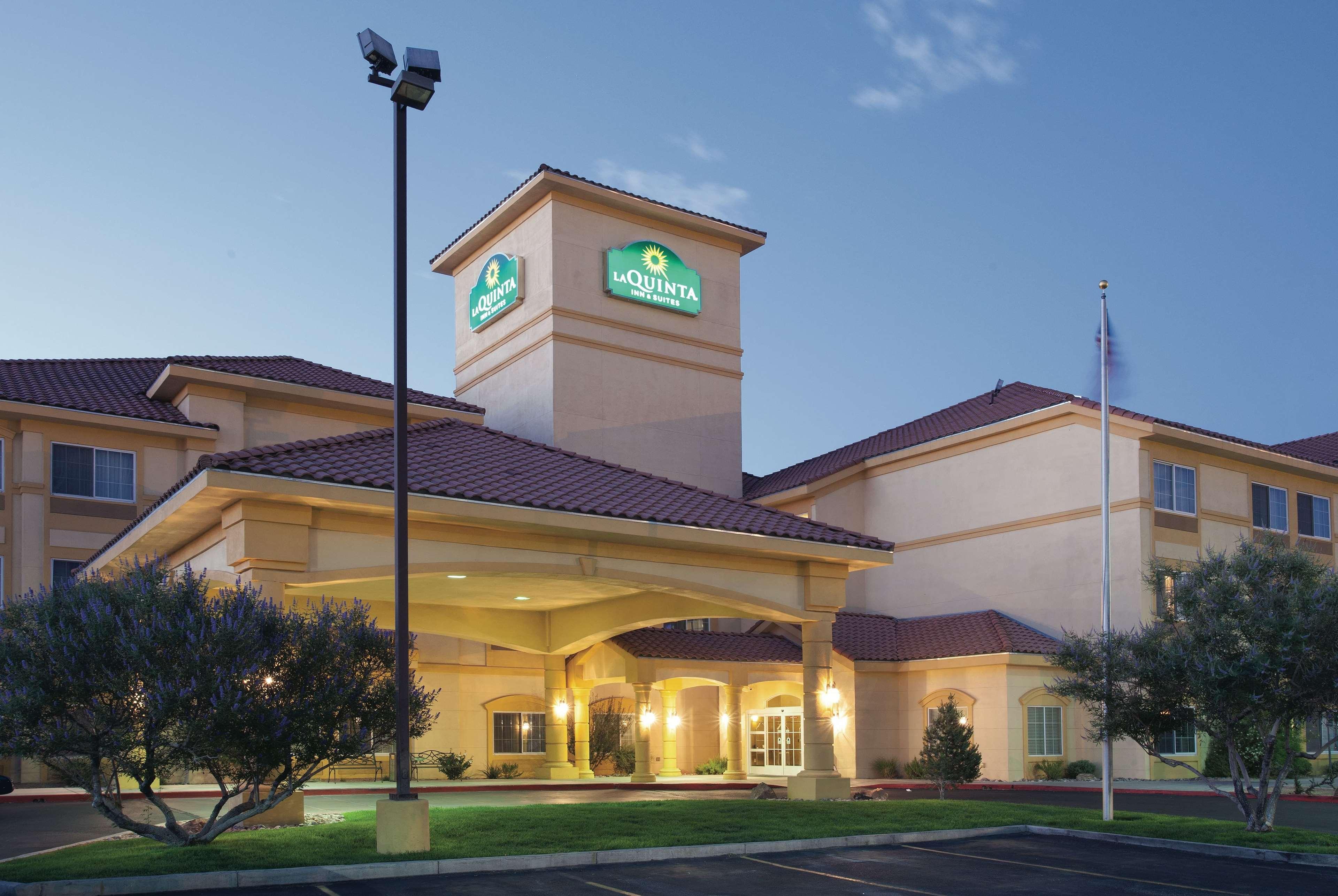 La Quinta Inn & Suites By Wyndham Albuquerque Midtown Exterior foto